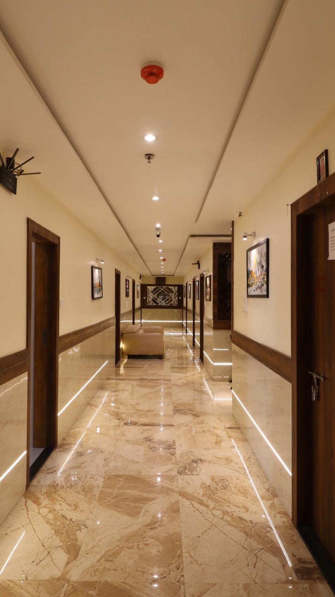 Hotel Bkc Prime - Near Us Consulate Мумбаи Экстерьер фото