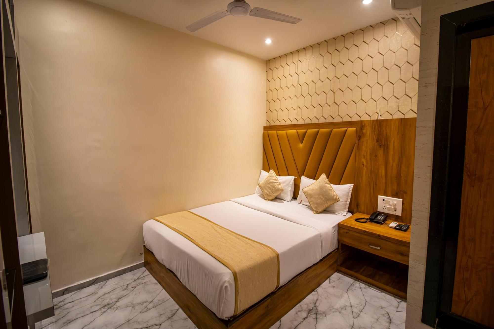 Hotel Bkc Prime - Near Us Consulate Мумбаи Экстерьер фото